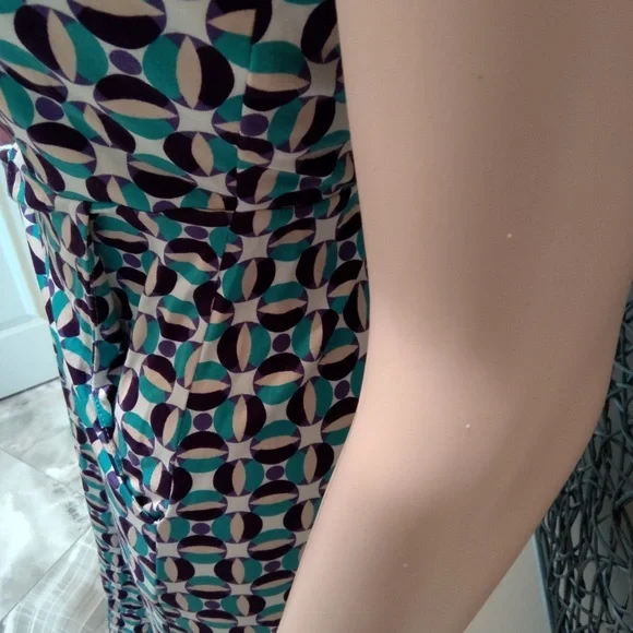 Garnet Hill Sleeveless Knit Surplice Dress with Geometric Circles - Picture 2 of 7